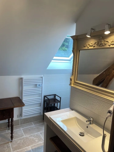 3 Bedrooms Comfort Cottage with park view