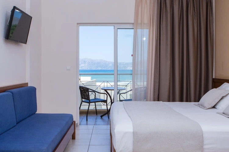 Standard room with partial sea view