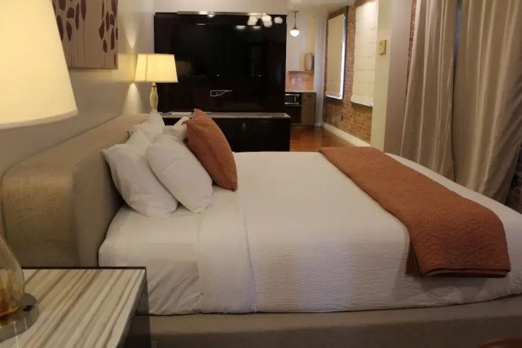 Executive Suite with park view