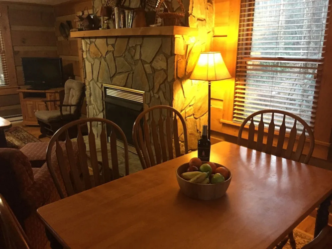 Timber Ridge #2 3 Bedrooms 2 Bathrooms Cabin