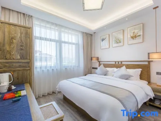 Deluxe Double Family Suite