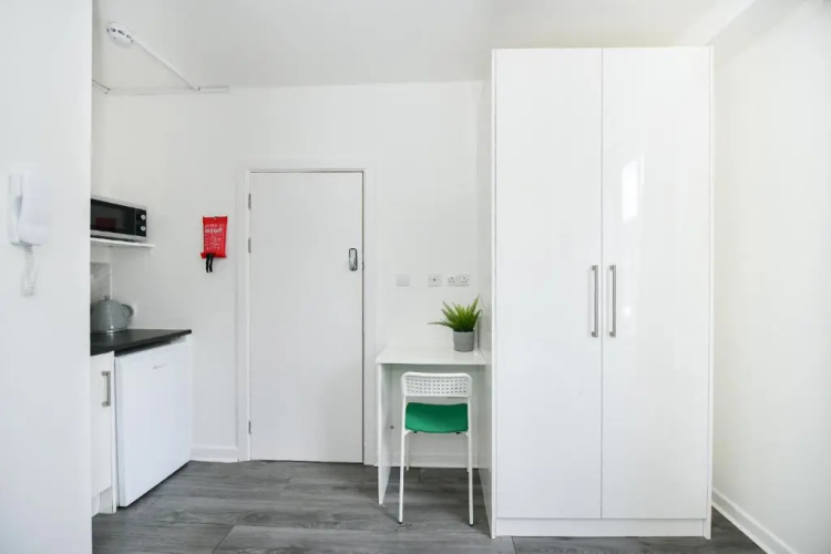 Waylen Street Suites