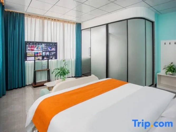 Standard Double room with city view