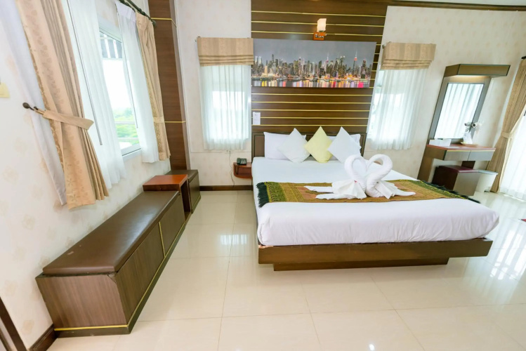Bander Hotel