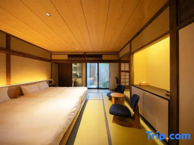 Standard Quadruple Suite with courtyard view