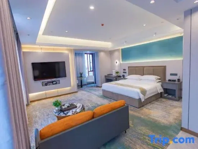 Deluxe Suite