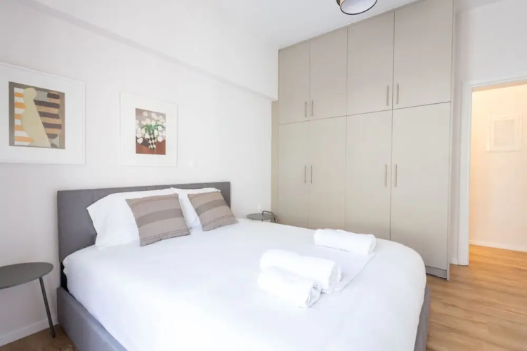 Urban Comfort 2 Bdrm Next to Metro