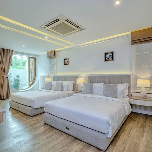 Standard Family room with garden view