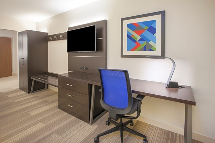 Sextuple Suite