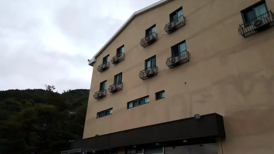 Jangsu Spa Hotel