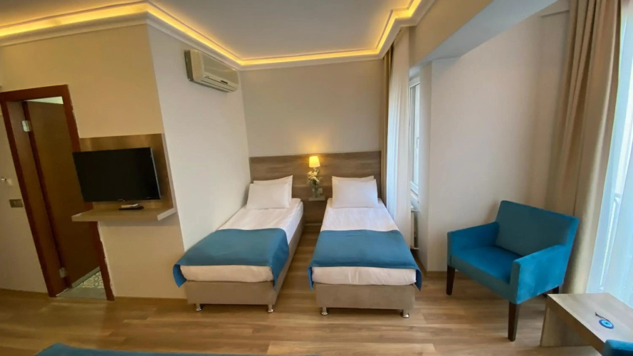 Hotel Peli̇t