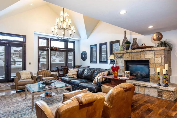 601 Deer Valley Drive