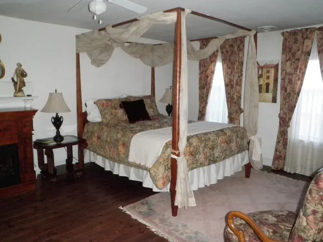 Tilton Inn