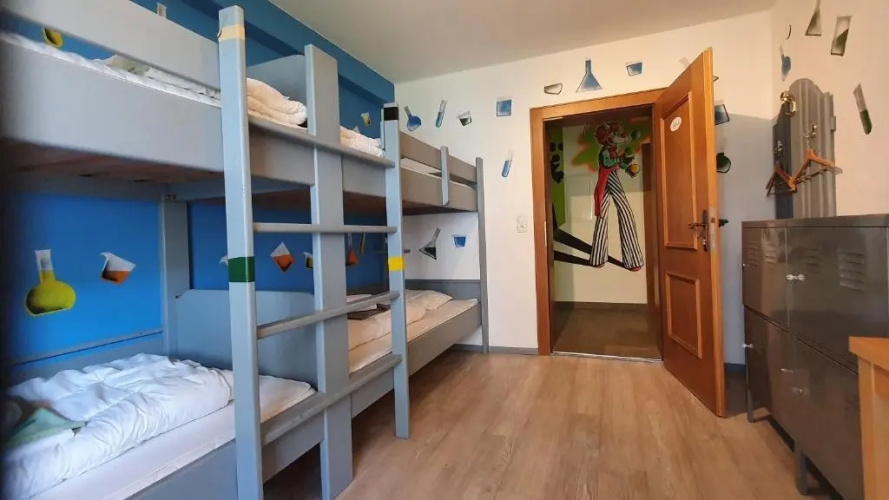 ALP king Hostel
