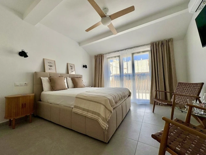 Deluxe Double room with city view