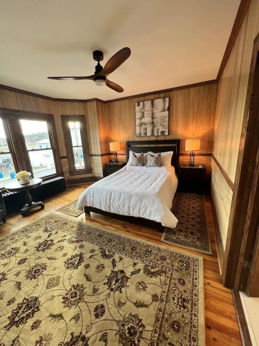 Monterey Inn