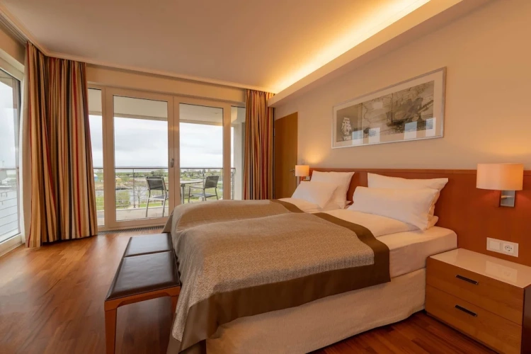 Executive Suite with garden view
