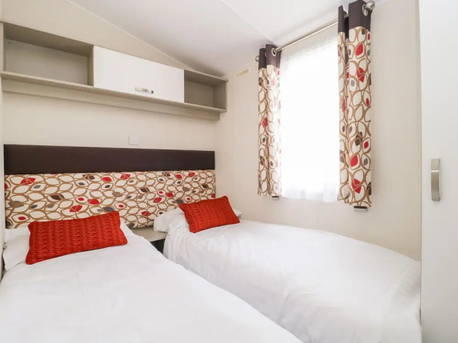 18D Shorefield Country Park