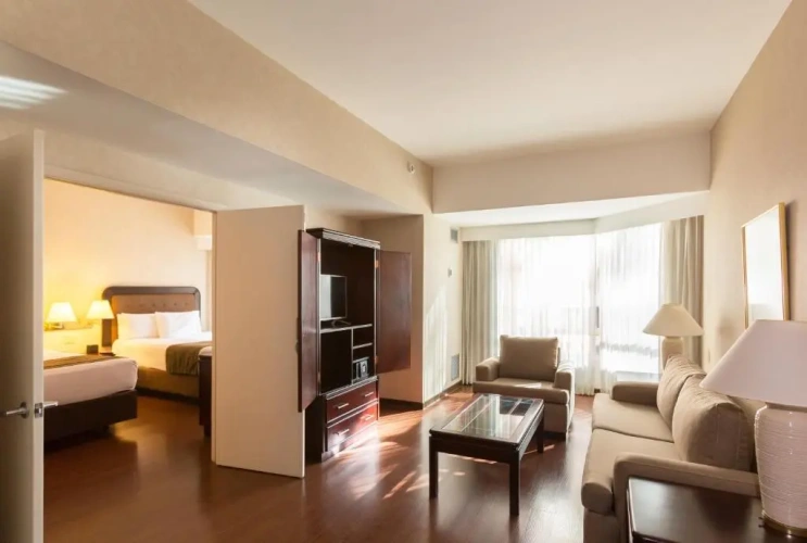 Standard Quadruple Suite