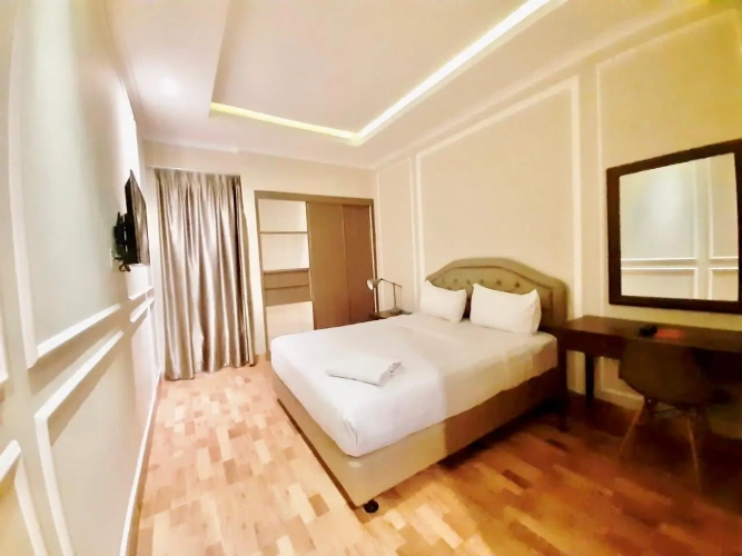 Superior Double room with street view