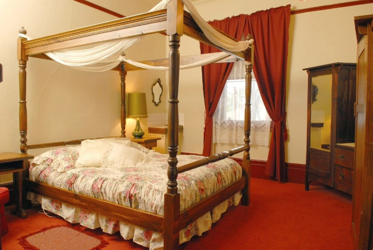 Mickey Bourke's Koroit Hotel