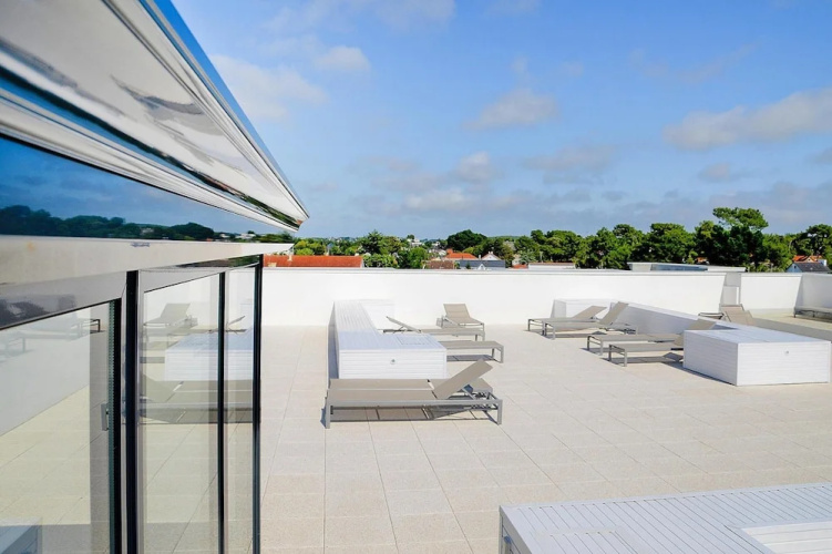 Apartment With Shared Pool Near sea