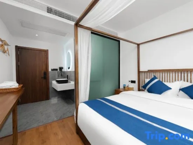 Standard Double room with view