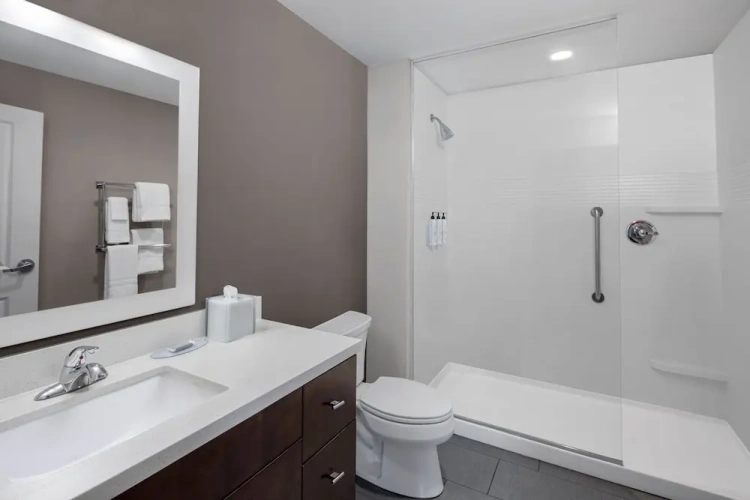 1 Bedroom Suite