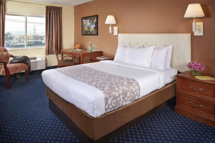 Hotel Focus SFO