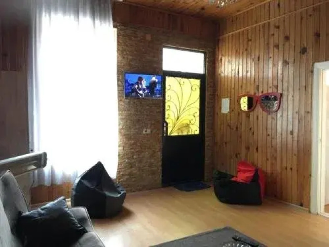 Hostel 13