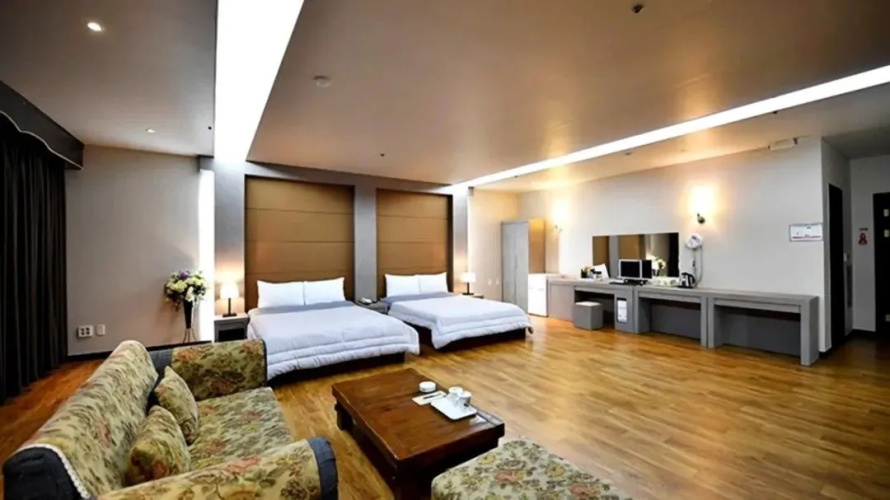 Cosmos Hotel
