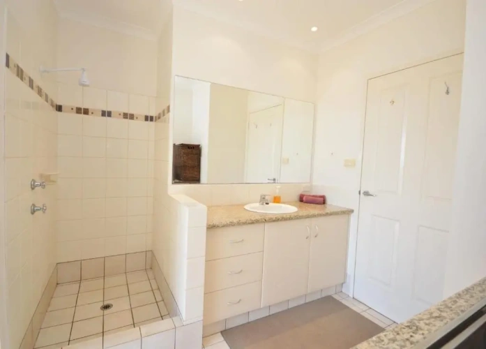 2 Bedrooms Cottage