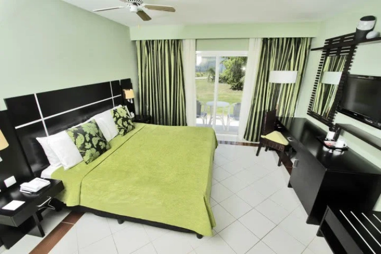 Deluxe Double room with pool view