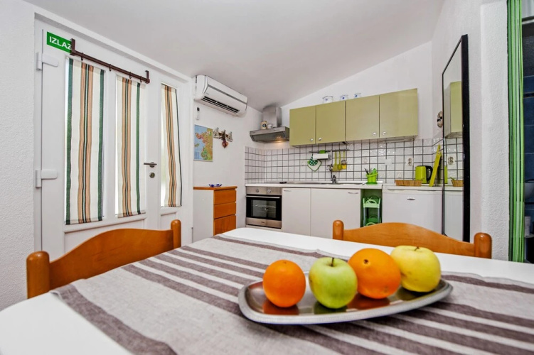 Apartments Rina