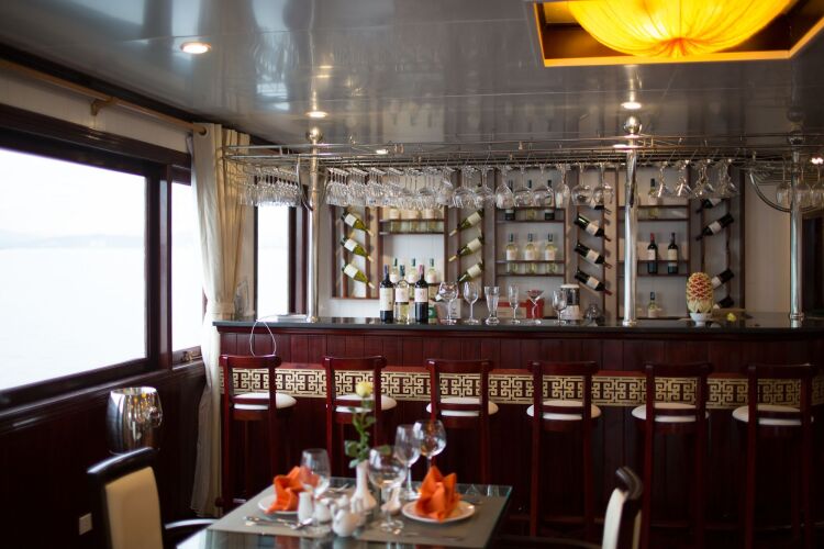 Halong Silversea CruiseOver view