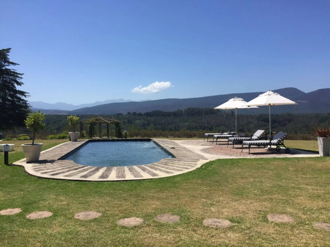 Tarn Country House