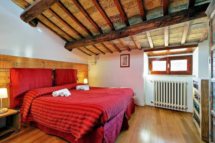 Piazza Mattei Elegant Apartment