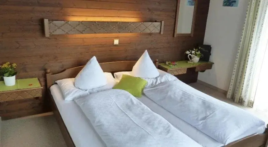 Hotel Pension „Schöne Aussicht“