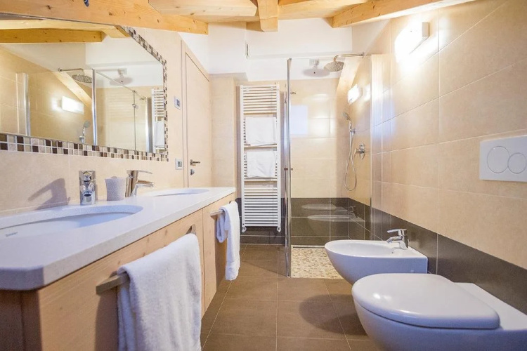 Chalet Alaska