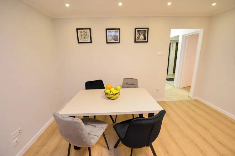 2 Bedrooms Apartment with balcony