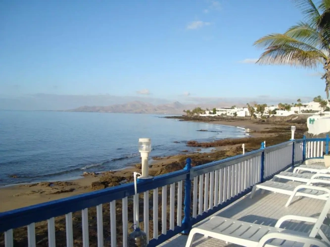 2 Bedrooms Apartment with sea view