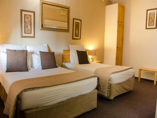Standard Triple room
