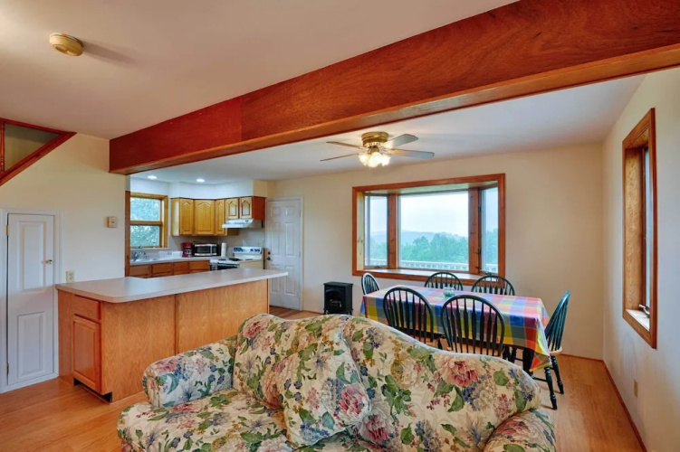 Mountain Top Country Hideaway: 48 Acres, Fire Pit!