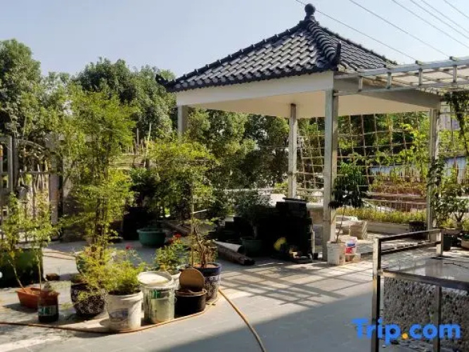 Guilai Courtyard