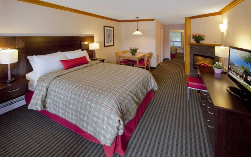 Marmot Lodge