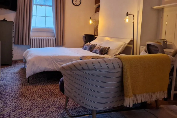 Charming 1-wall Bed Comfortable Studio in Nwlondon