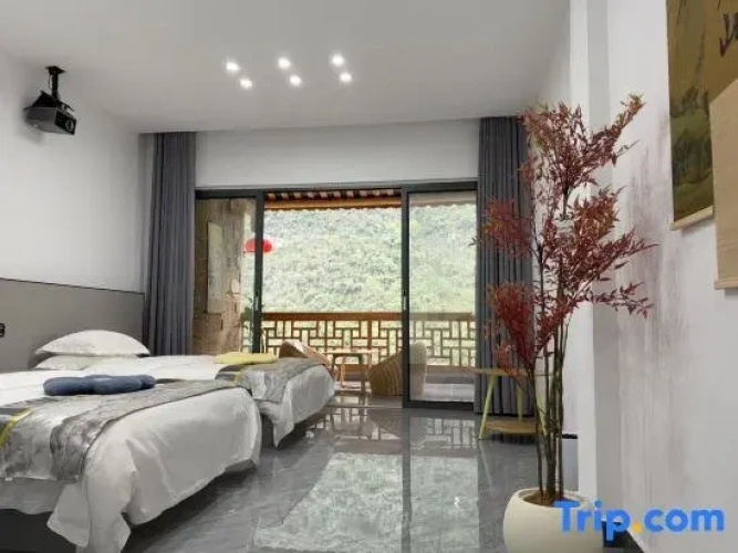 Standard Twin room with river view