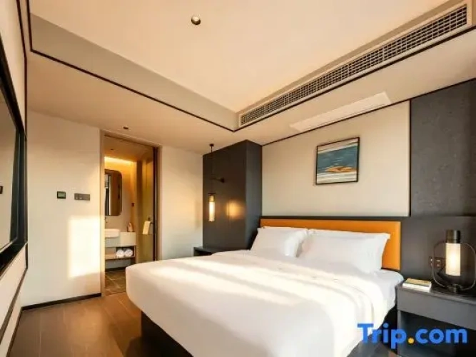 1 Bedroom Business Suite