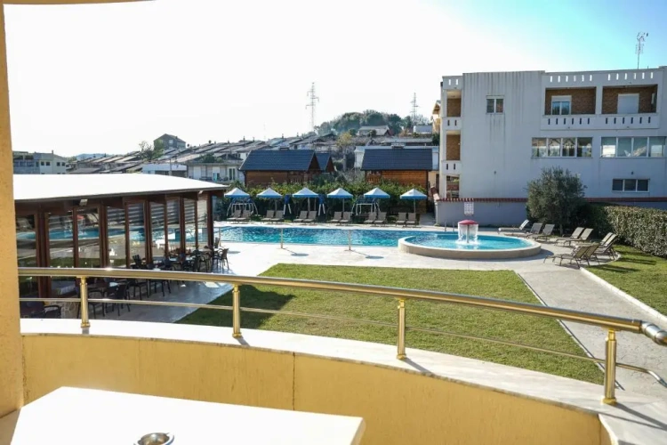 2 Bedrooms Apartment with balcony and with view