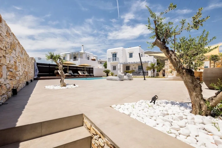 3 Bedrooms Luxury Villa with pool view